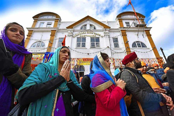 TheHolyProcession (114K)