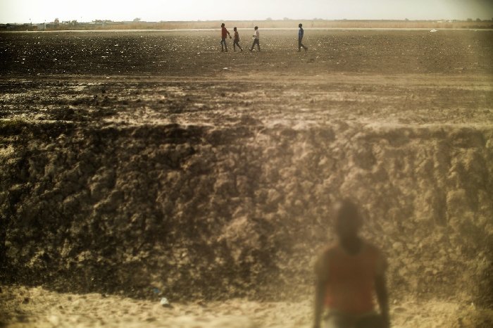 ResidentsWalkAcross (244K)