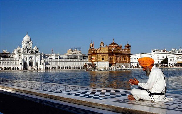 Golden-Temple-Tull_2933591b (66K)