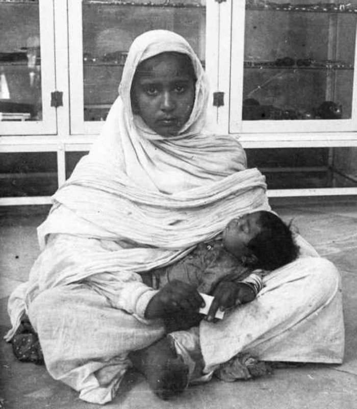 WidowWthChild (114K)