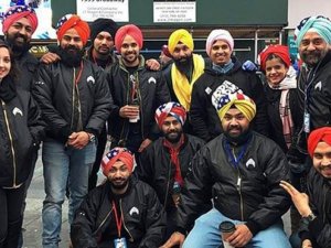 Sikh group ties 9,000 turbans - Guinness World Record