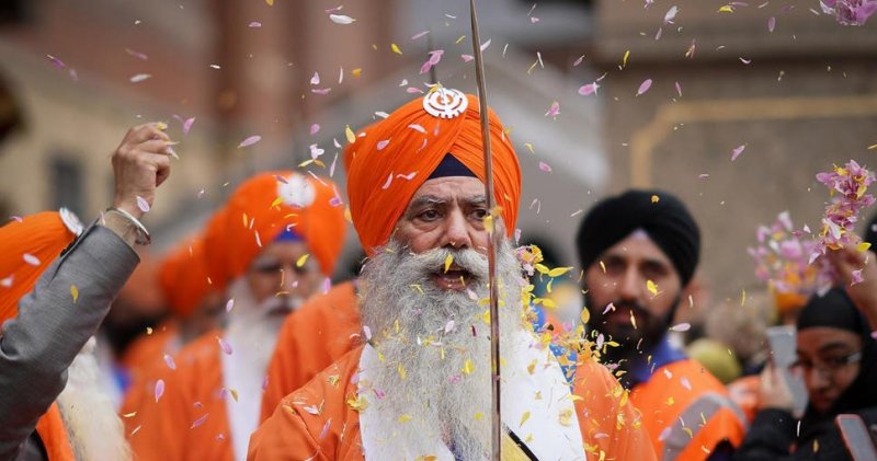 10 Most Popular Religions in the World from  Sikhism: Embracing Oneness and Selfless Service