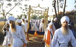 The sword on the Palky Sahib walking to Keshghar Sahib