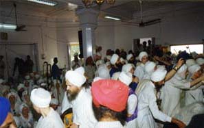 Sikhs occupying Keshghar Sahib