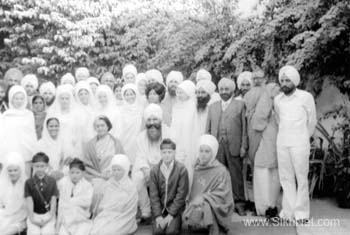The Siri Singh Sahib with Indira Gandhi