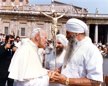 The Siri Singh Sahib with the Pope