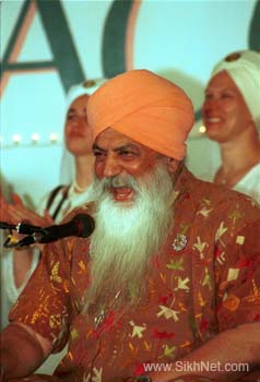 Yogi Bhajan Smiling 6